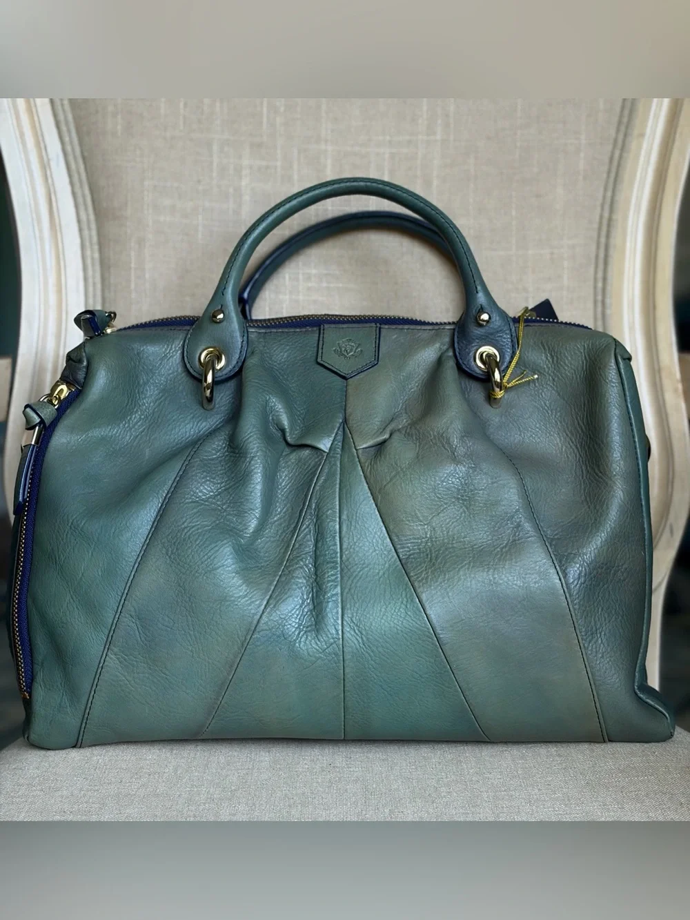NWT Tre Vero Luxurious Italian Leather Satchel Handbag in blended Teal and Green
